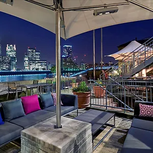 Doubletree By Hilton - Docklands Riverside Hotel